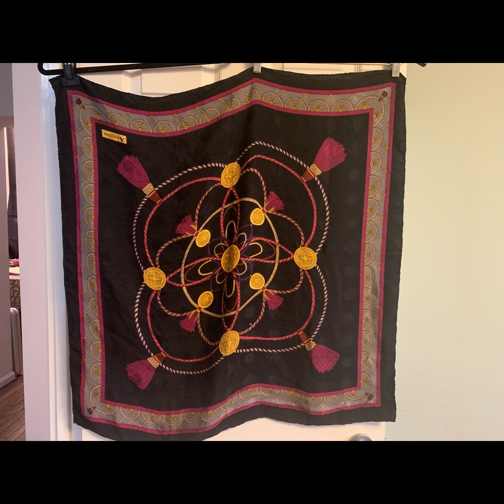 Large Silk aquascutum scarf